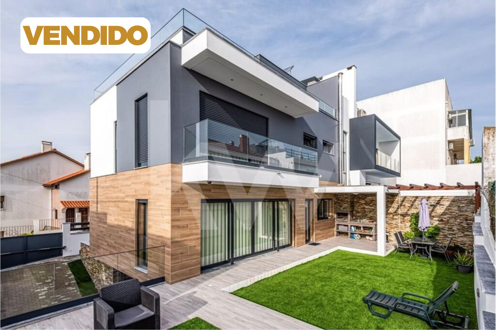 moradia t3 noca vom cuite, garagem, jardim, terrraço em famões, odivelas