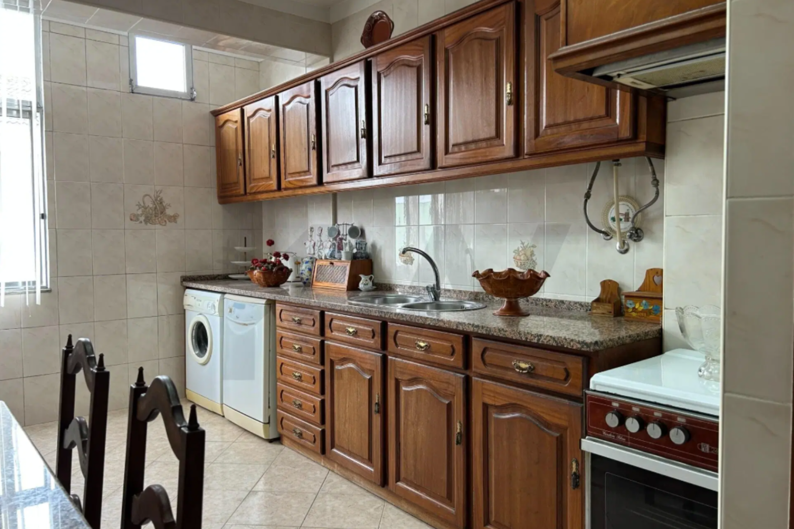 Apartamento T2 com arrecadação, Baixa da Banheira, Moita